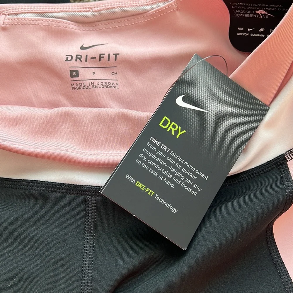 Nike Training Pants, Mid Rise, Tight Fit, 7/8 Length, Size S
